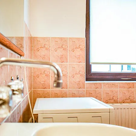 2 Bedroom Cozy In Апартаменты Колобжег